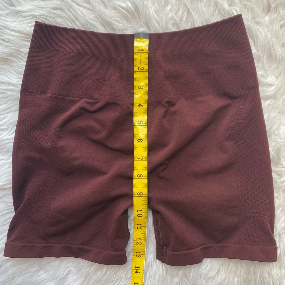 Alphalete Amplify Short 4.5” Women’s Size Medium Sangria - Picture 4 of 12